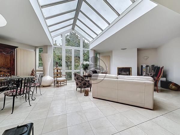 Vente Maison 9 pièces 280 m2 à Saint-Quentin