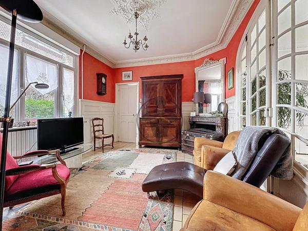 Vente Maison 9 pièces 280 m2 à Saint-Quentin