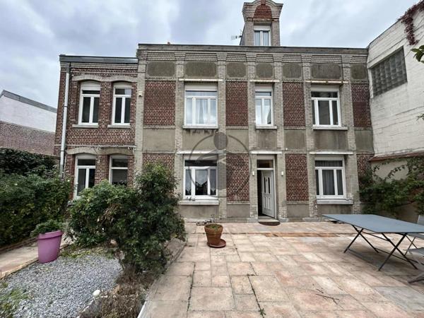 Vente Maison 9 pièces 280 m2 à Saint-Quentin
