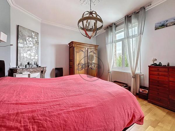 Vente Maison 9 pièces 280 m2 à Saint-Quentin