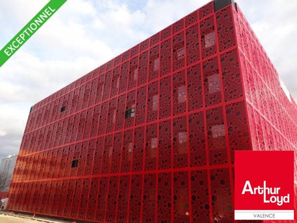 Bureaux à louer à Alixan dans immeuble neuf avec parking privatif