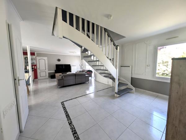 44410 ASSERAC Bourg - Spacieuse Maison 2004 avec Vie de Plain-Pied, 4 chambres dont 2 au rdc -garage- Louée