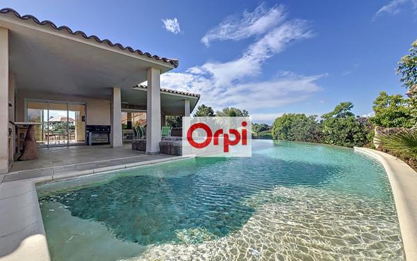 Maison à vendre    7 pièces •  Zonza