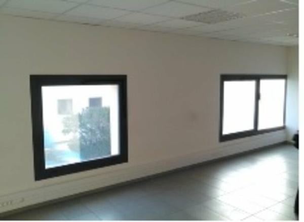 Bureaux à louer à Avignon extra muros dans immeuble sécurisé avec parking