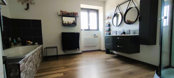 MAISON FAMILIALE RÉNOVÉE AVEC GOÛT