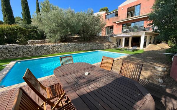 Maison à vendre    4 pièces •  Sommières