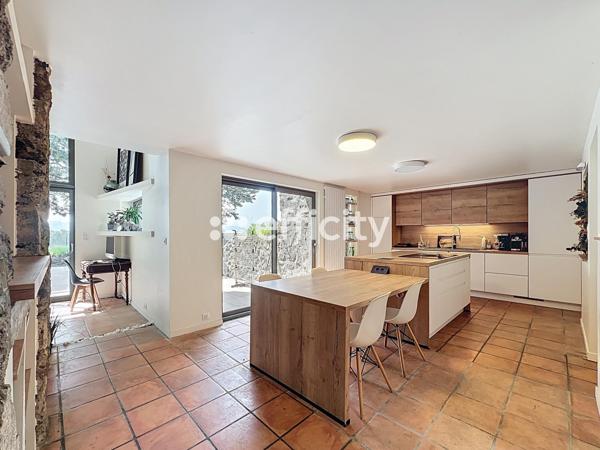 Maison 5 pièces - 243 m² Bien prestige