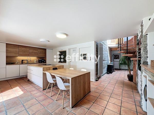 Maison 5 pièces - 243 m² Bien prestige