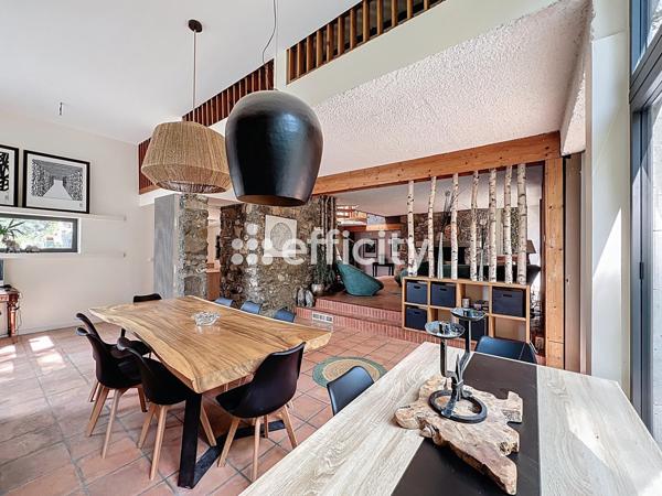 Maison 5 pièces - 243 m² Bien prestige