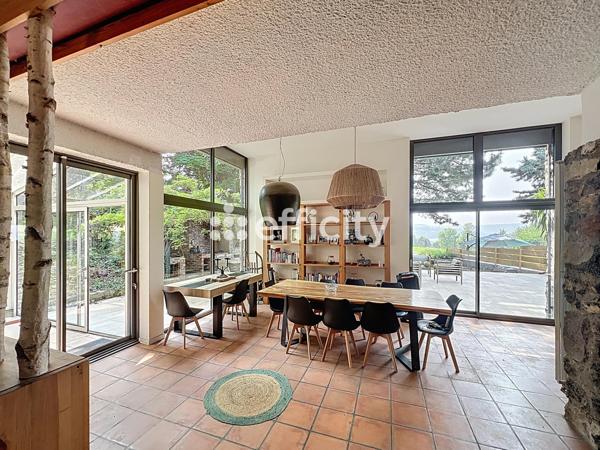 Maison 5 pièces - 243 m² Bien prestige