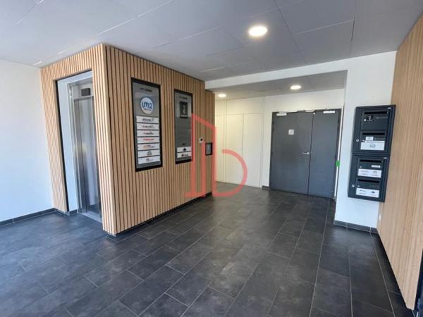 Bureau de 571 m² à louer à Bordeaux Lac - Bruges