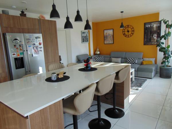 SUPERBE APPARTEMENT ENTIEREMENT RENOVE
