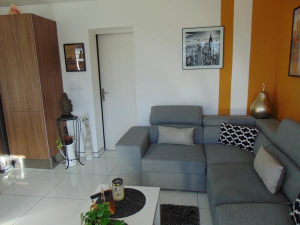 SUPERBE APPARTEMENT ENTIEREMENT RENOVE