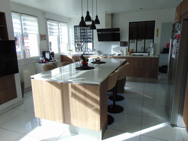 SUPERBE APPARTEMENT ENTIEREMENT RENOVE