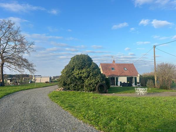 Jolie fermette entièrement rénovée à La Suze sur Sarthe