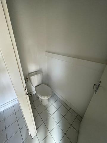 OPPORTUNITE LOCATION BUREAUX ETAT NEUF CLIMATISES FACIL D'ACCES AVEC PARKING 109m2