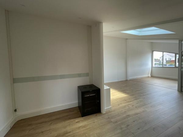 OPPORTUNITE LOCATION BUREAUX ETAT NEUF CLIMATISES FACIL D'ACCES AVEC PARKING 109m2