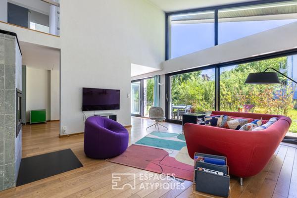 Lumineuse maison d’architecte avec terrain au calme