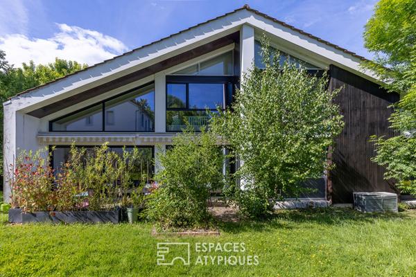 Lumineuse maison d’architecte avec terrain au calme