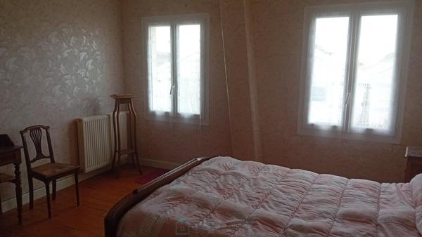 Maison 6 pièces avec terrain et dépendances