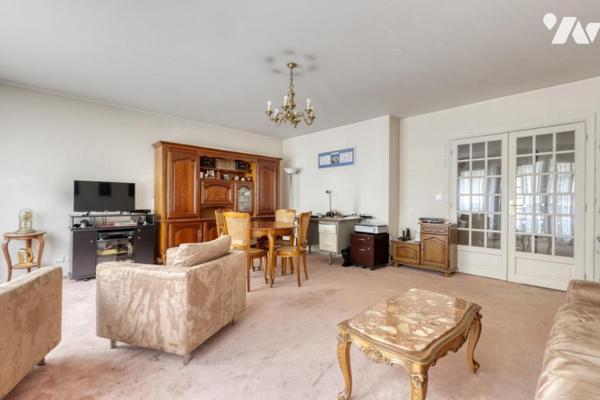 Notaire vend 2 pièces 70.58m² - 75016