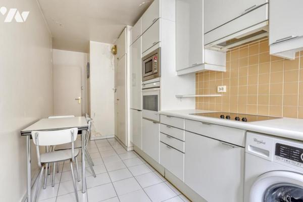 Notaire vend 2 pièces 70.58m² - 75016