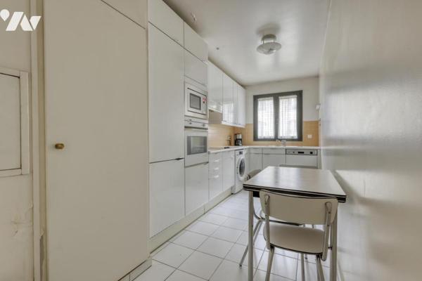 Notaire vend 2 pièces 70.58m² - 75016