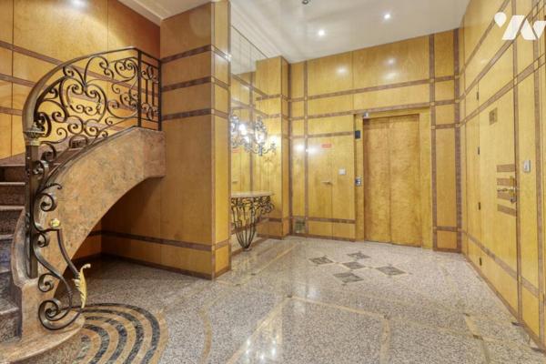 Notaire vend 2 pièces 70.58m² - 75016