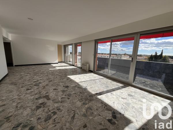 Location appartement 5 pièces 161 m² Arles