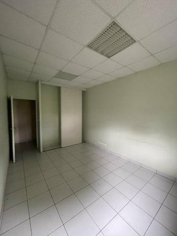 VENTE 743m2 BUREAUX AVEC GARAGE LA CRECHE PROCHE PEAGE