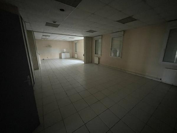 VENTE 743m2 BUREAUX AVEC GARAGE LA CRECHE PROCHE PEAGE
