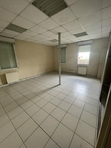 VENTE 743m2 BUREAUX AVEC GARAGE LA CRECHE PROCHE PEAGE
