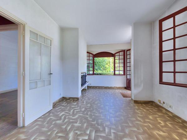 A quelques pas du Bassin, au calme d'une impasse, au coeur du centre ville