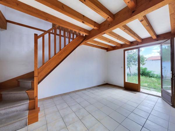 A quelques pas du Bassin, au calme d'une impasse, au coeur du centre ville