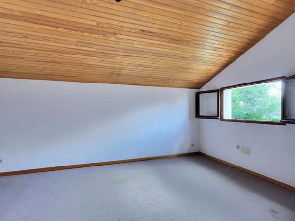 A quelques pas du Bassin, au calme d'une impasse, au coeur du centre ville