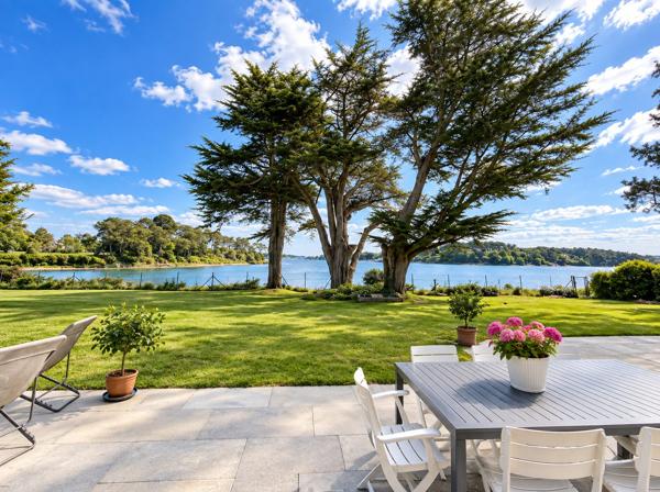 A VENDRE – Propriété pleine Vue Golfe du Morbihan
