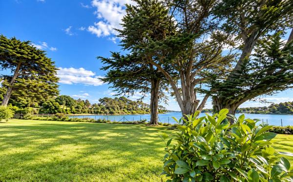 A VENDRE – Propriété pleine Vue Golfe du Morbihan