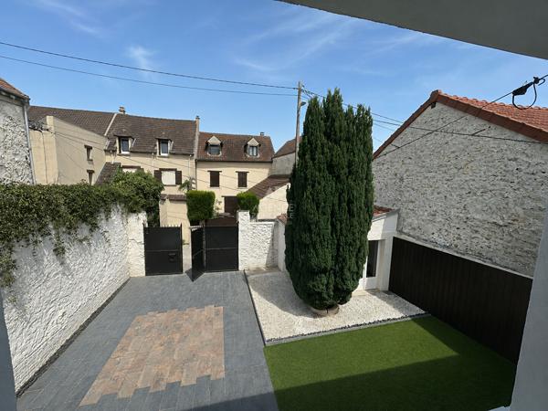 Maison Chanteloup Les Vignes 5 pièce(s) 100 m2 355 000 € **  - Référence  1806