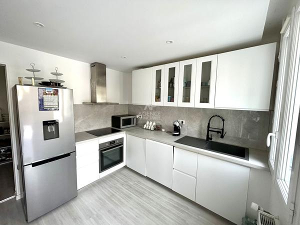 Maison Chanteloup Les Vignes 5 pièce(s) 100 m2 355 000 € **  - Référence  1806