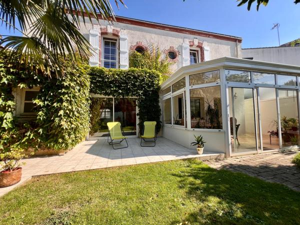 Charmante Maison Bourgeoise - Centre Ville - 4 Chambres - Garage - Jardin