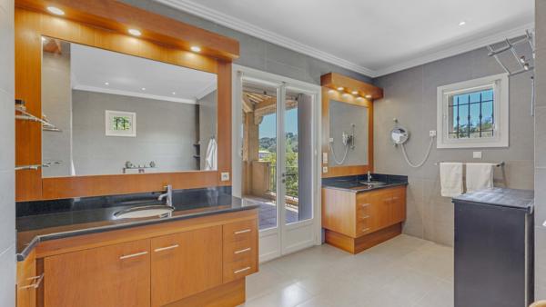 Vente Villa de luxe Grimaud 8 Pièces 350 m²