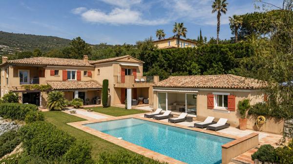 Vente Villa de luxe Grimaud 8 Pièces 350 m²