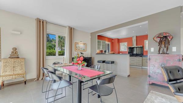 Vente Villa de luxe Grimaud 8 Pièces 350 m²