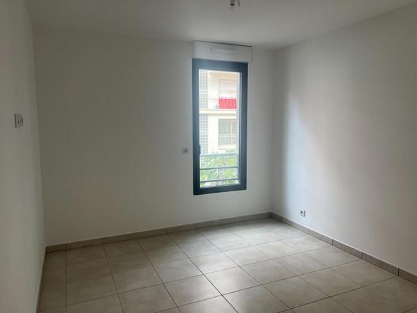 Joli 2 pièces 46 m² au Port d'Antibes avec 1 stationnement en sous sol