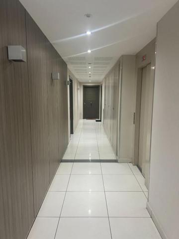 Joli 2 pièces 46 m² au Port d'Antibes avec 1 stationnement en sous sol