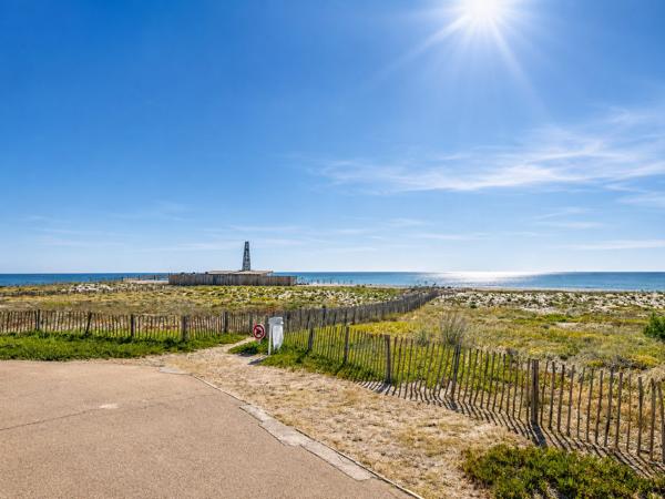 À DEUX PAS DE LA MER – T2 AVEC PARKING PRIVATIF À LEUCATE