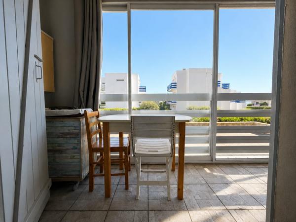 À DEUX PAS DE LA MER – T2 AVEC PARKING PRIVATIF À LEUCATE