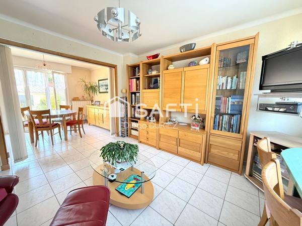 MAISON 4 CHAMBRES - 110m² - DOUBLE GARAGE - JARDIN