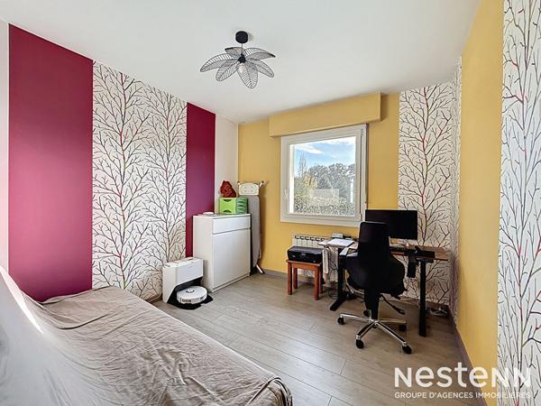 Maison à vendre à Saint Barthélemy d'Anjou à la limite d'Angers 5 chambres sous sol enterré