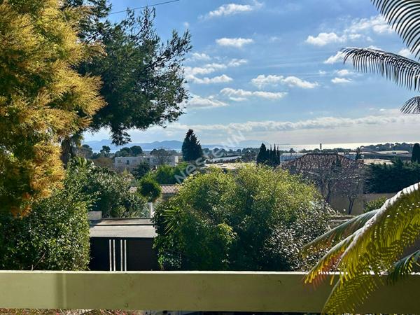 Maison T5 avec STUDIO INDEPENDANT - VUE MER à LA CIOTAT